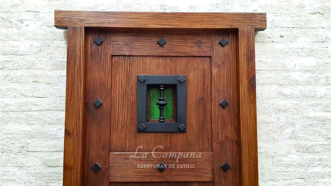 Puerta madera maciza con vidrio